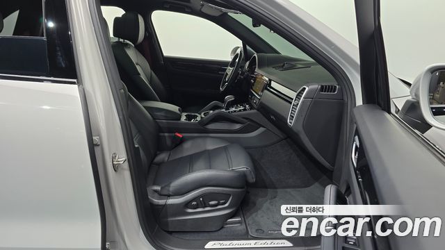 Porsche Cayenne 2022 — photo 11