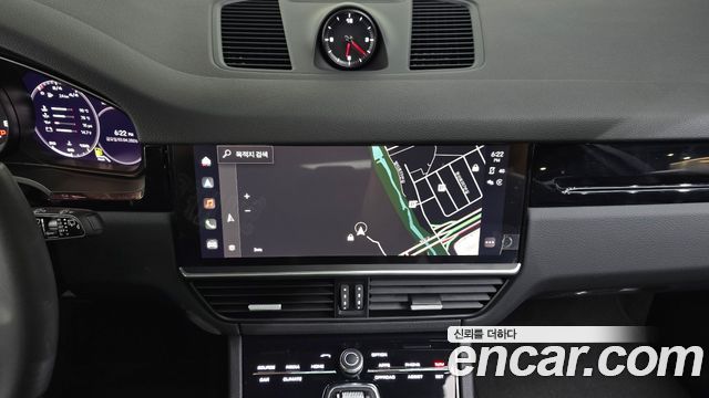 Porsche Cayenne 2022 — photo 14