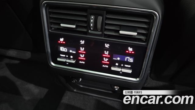 Porsche Cayenne 2022 — photo 19