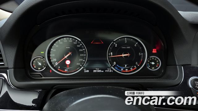 BMW 5-Series 2016 — photo 8