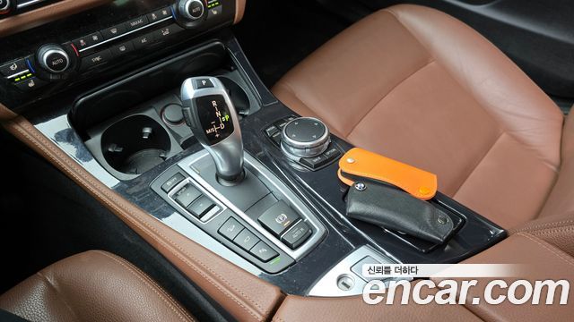 BMW 5-Series 2016 — photo 9