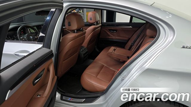 BMW 5-Series 2016 — photo 11