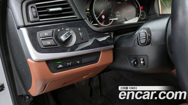 BMW 5-Series 2016 — photo 14