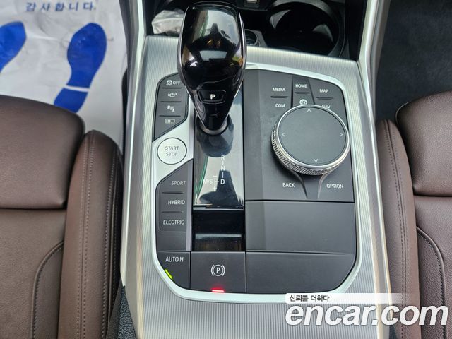 BMW 3-Series 2022 — photo 9