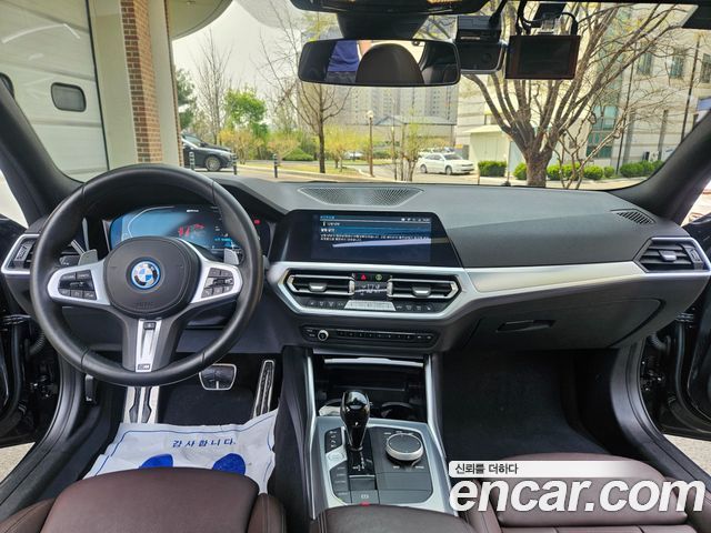 BMW 3-Series 2022 — photo 14