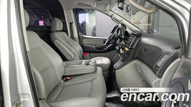 Hyundai Starex 2017 — photo 10