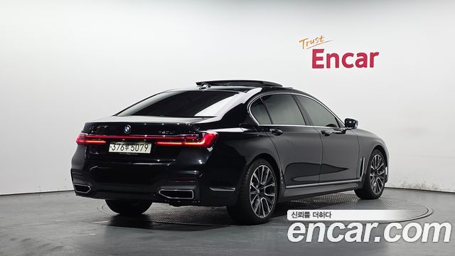 BMW 7-Series 2020 — photo 2