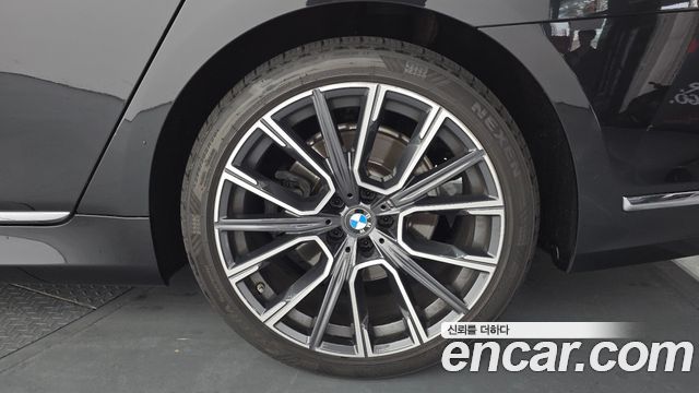 BMW 7-Series 2020 — photo 5