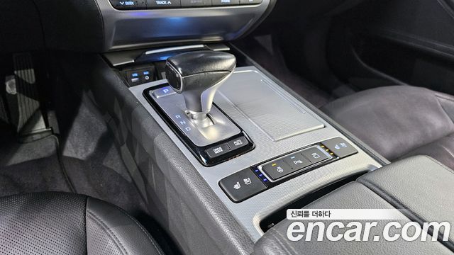 Genesis G80 2018 — photo 9