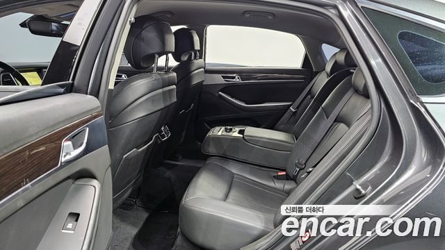 Genesis G80 2018 — photo 12
