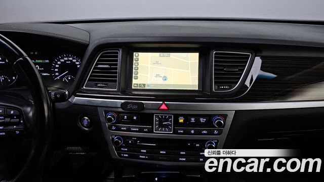 Genesis G80 2018 — photo 15