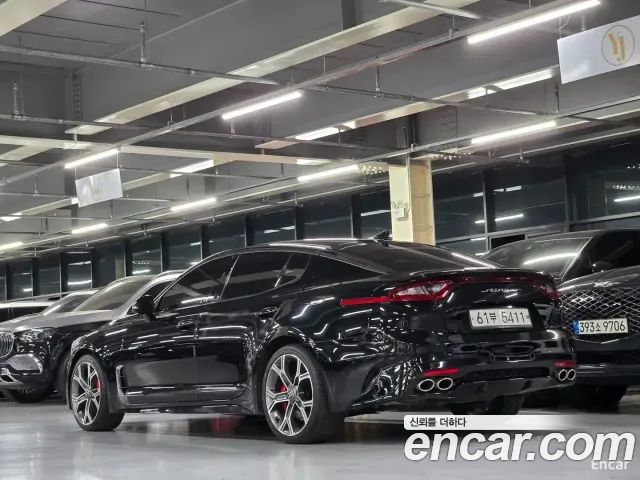 Kia Stinger 2018 — photo 2
