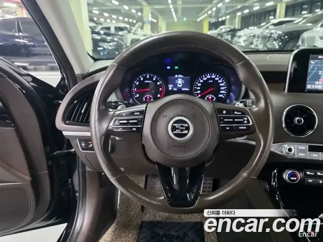 Kia Stinger 2018 — photo 8