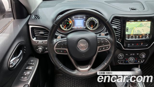 Jeep Cherokee 2021 — photo 13
