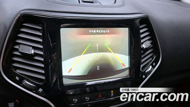 Jeep Cherokee 2021 — photo 16