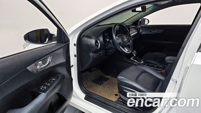 Kia K3 2022 — photo 11