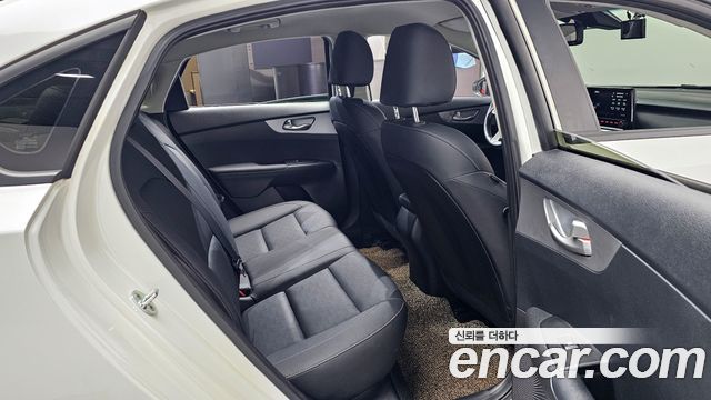 Kia K3 2022 — photo 12