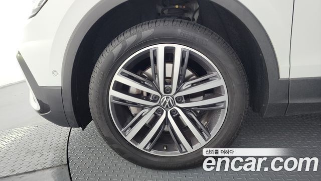 Volkswagen Tiguan 2023 — photo 5