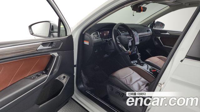 Volkswagen Tiguan 2023 — photo 13