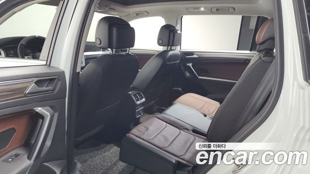 Volkswagen Tiguan 2023 — photo 17