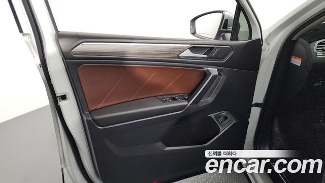 Volkswagen Tiguan 2023 — photo 14
