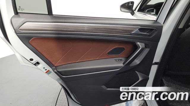 Volkswagen Tiguan 2023 — photo 15