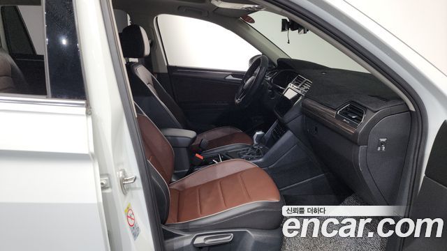 Volkswagen Tiguan 2023 — photo 16