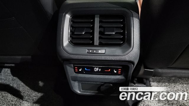 Volkswagen Tiguan 2023 — photo 31