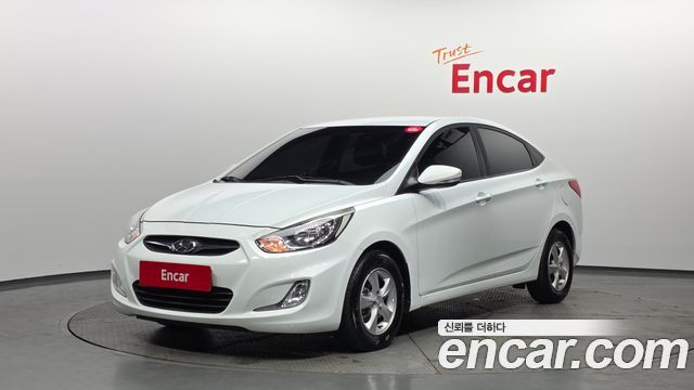 Hyundai Accent 2012 — photo 1