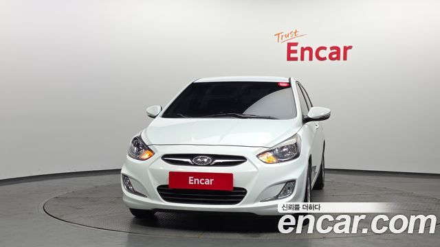 Hyundai Accent 2012 — photo 3