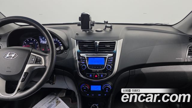 Hyundai Accent 2012 — photo 17
