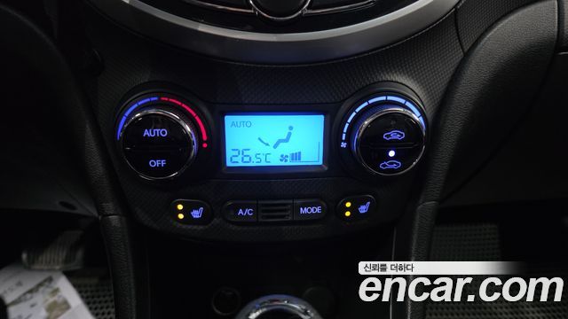 Hyundai Accent 2012 — photo 19