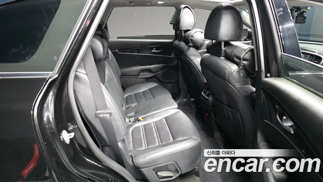 Kia Sorento 2018 — photo 12