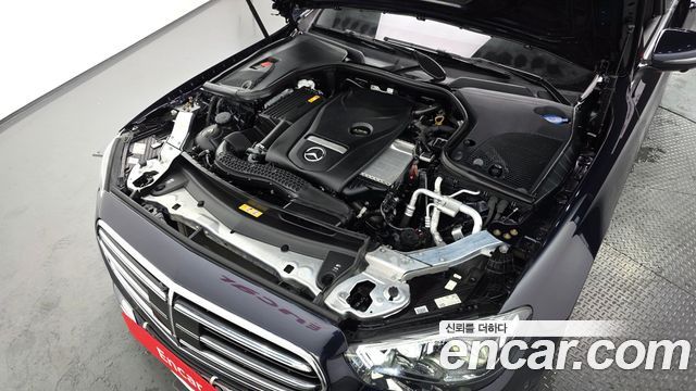 Mercedes-Benz E-Class 2022 — photo 6