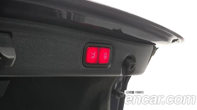 Mercedes-Benz E-Class 2022 — photo 20