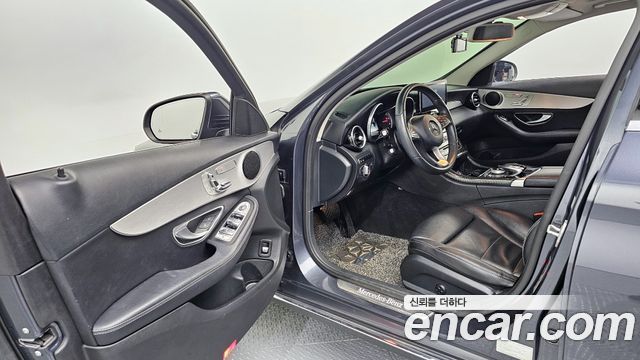 Mercedes-Benz C-Class 2016 — photo 10