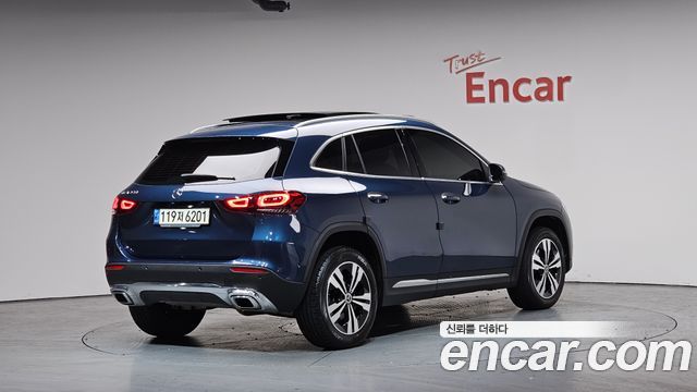 Mercedes-Benz GLA-Class 2021 — photo 1
