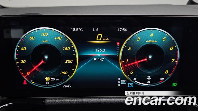 Mercedes-Benz GLA-Class 2021 — photo 7
