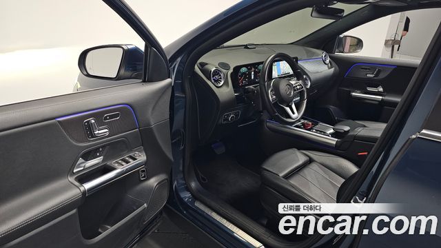 Mercedes-Benz GLA-Class 2021 — photo 10