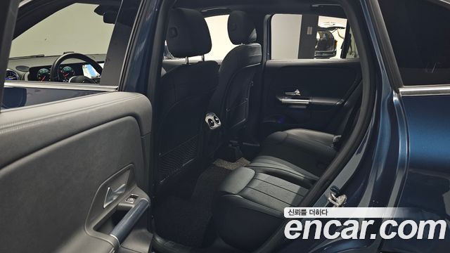 Mercedes-Benz GLA-Class 2021 — photo 11