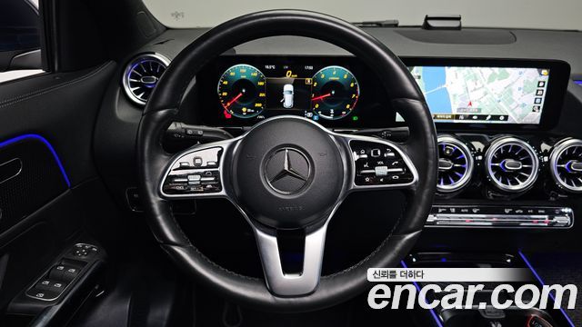 Mercedes-Benz GLA-Class 2021 — photo 12
