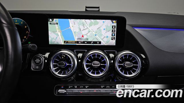 Mercedes-Benz GLA-Class 2021 — photo 13