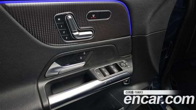 Mercedes-Benz GLA-Class 2021 — photo 17