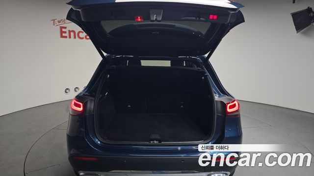 Mercedes-Benz GLA-Class 2021 — photo 19