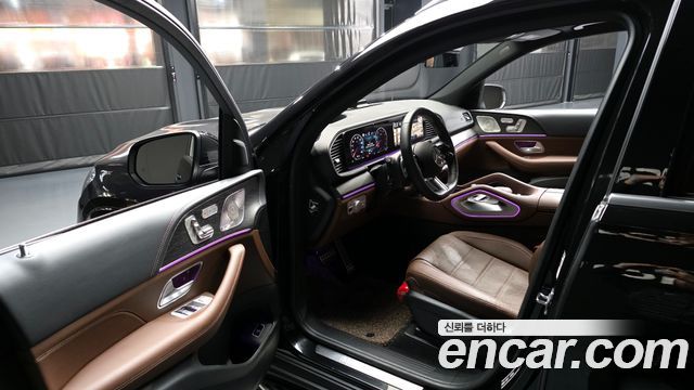 Mercedes-Benz GLS-Class 2025 — photo 13