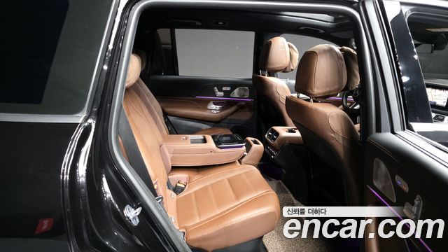 Mercedes-Benz GLS-Class 2025 — photo 18