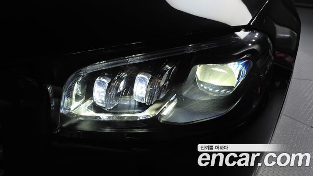 Mercedes-Benz GLS-Class 2025 — photo 8