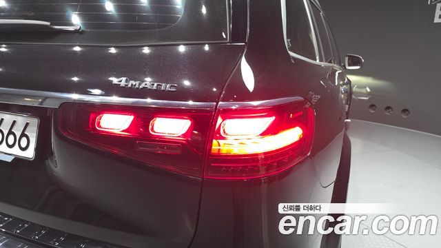 Mercedes-Benz GLS-Class 2025 — photo 9