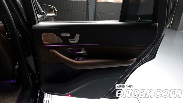 Mercedes-Benz GLS-Class 2025 — photo 15
