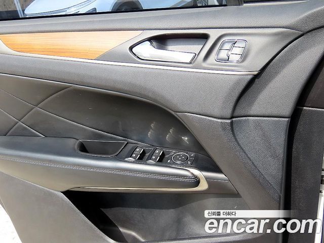 Lincoln MKC 2016 — photo 11